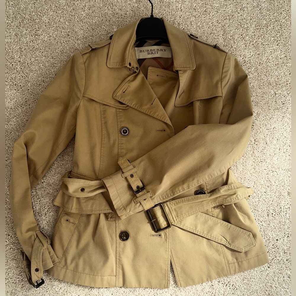 🧥Gorgeous Like New Burberry Brit Women's Peplum Short Trench Size 6 🧥